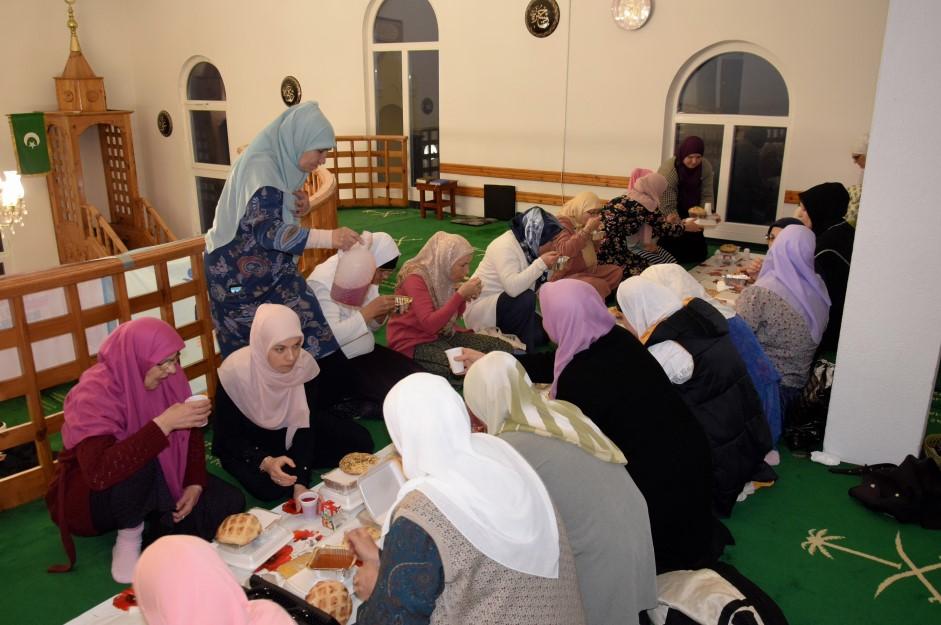 U Zenici organiziran iftar za 120 postača