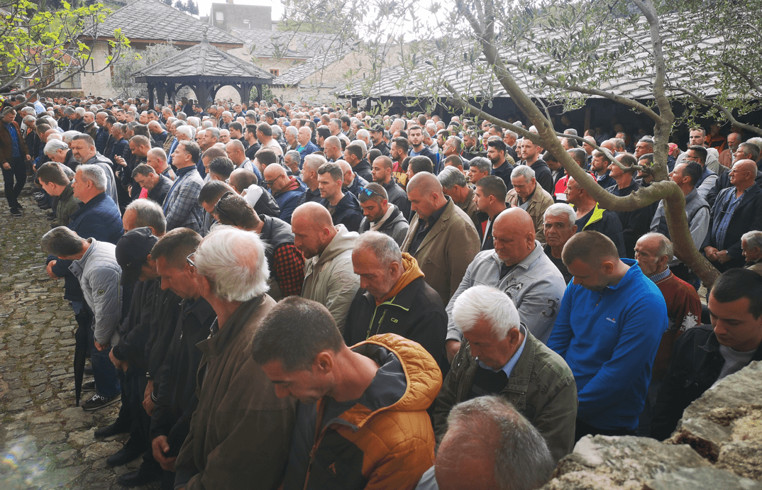 Stotine ljudi iz cijele Hercegovine došlo na dženazu - Avaz