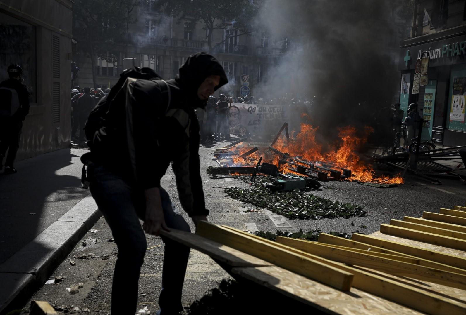 Sa protesta u Parizu - Avaz