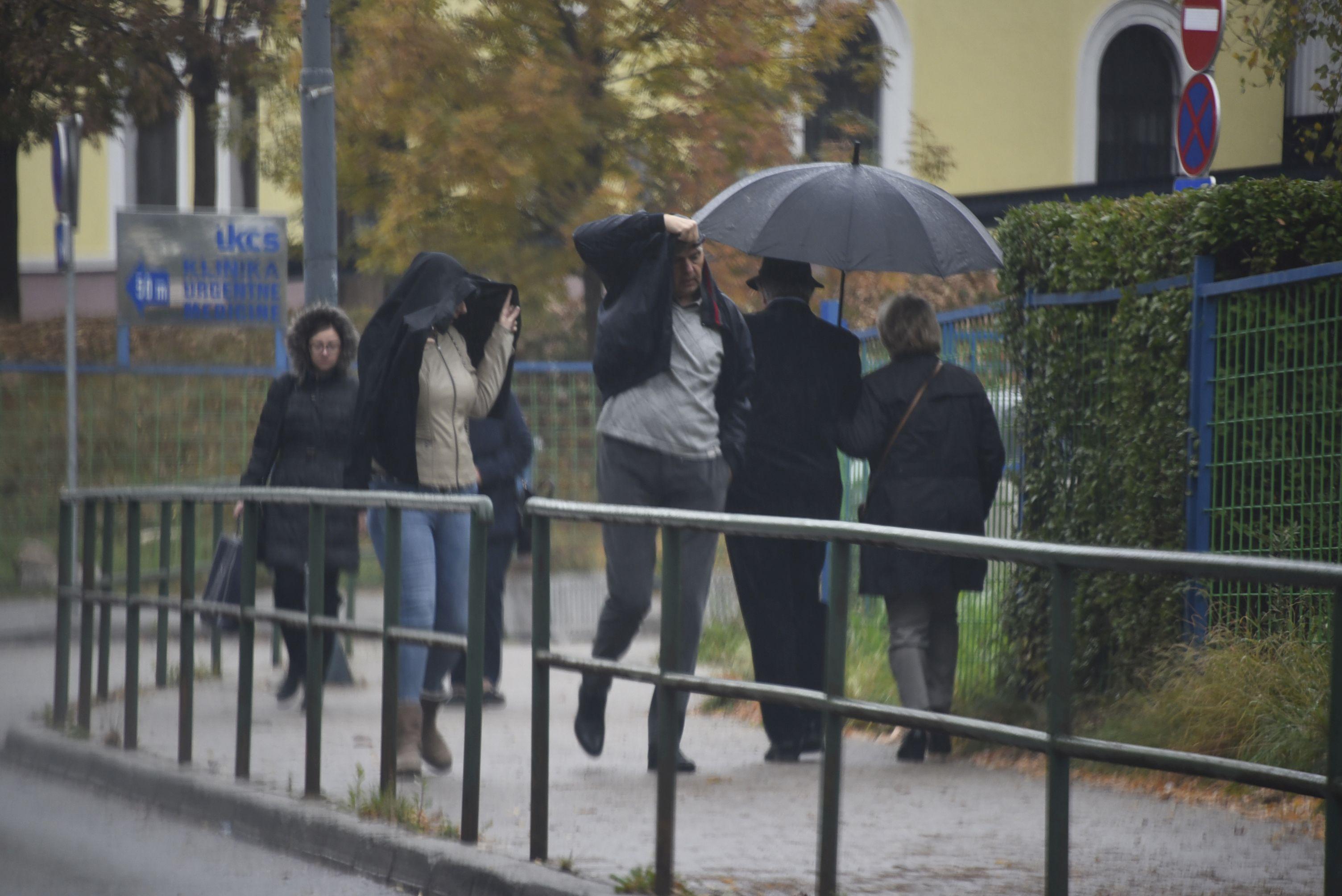 Vrijeme u BiH: Oblačno sa kišom, pljuskovima i grmljavinom