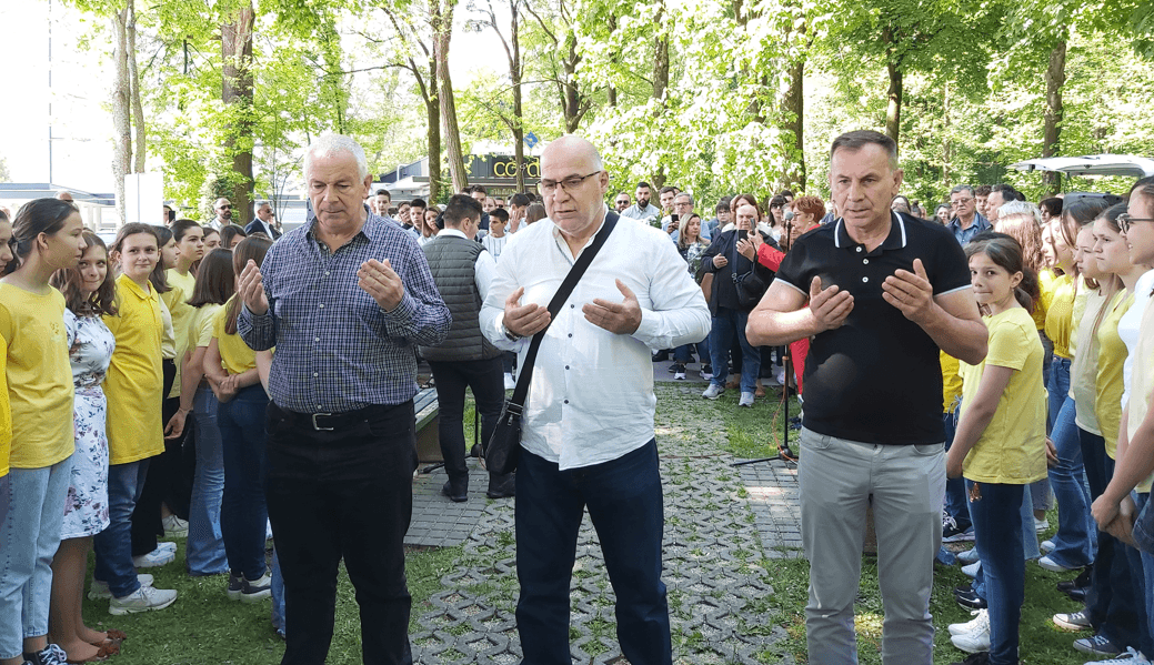 Na mjestu bitke kod Ljetne pozornice položeno cvijeće i proučena Fatiha - Avaz