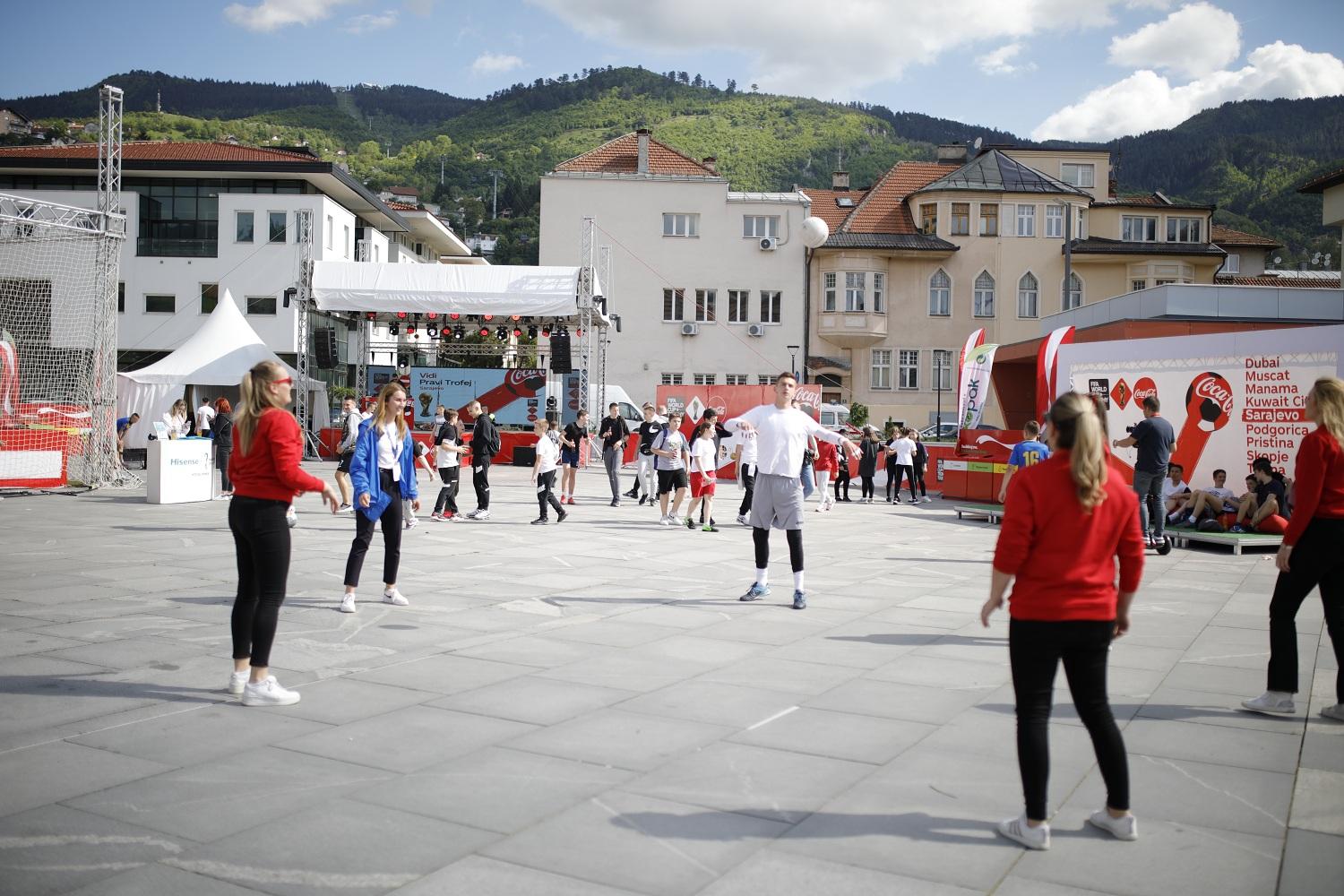 Podijeljeno je svih 1.500 karata za fotografisanje sa "FIFA World Cup" trofejom - Avaz