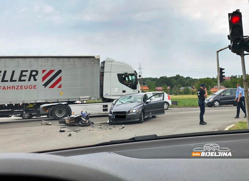 Preminuo motociklista koji je povrijeđen na putu Bijeljina-Tuzla