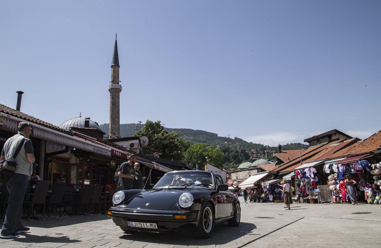 Sarajevo: Izloženo više od 40 oldtimear cabrio automobila - Avaz