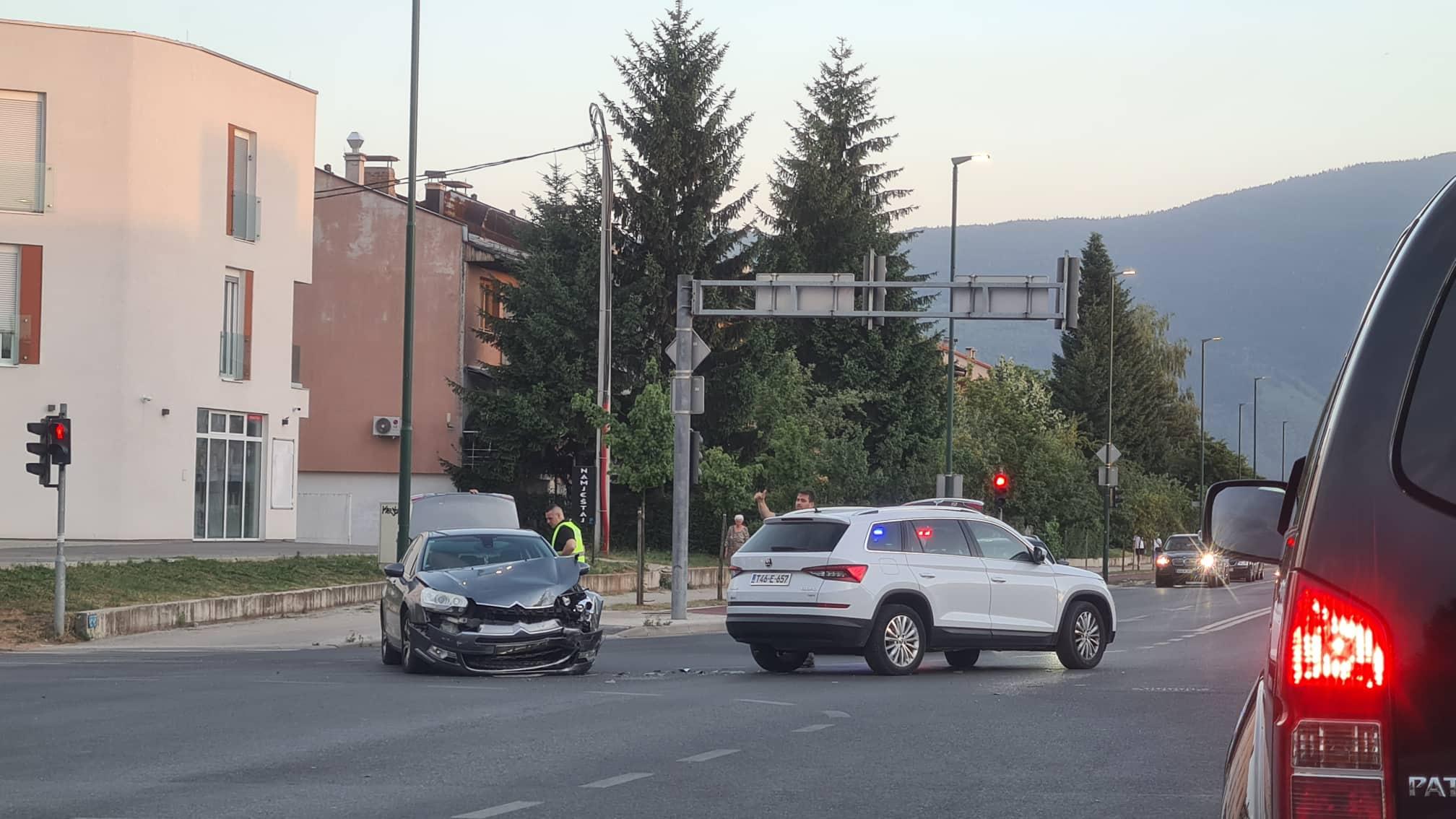 Pričinjena je veća materijalna šteta i jedna osoba je povrijeđena - Avaz