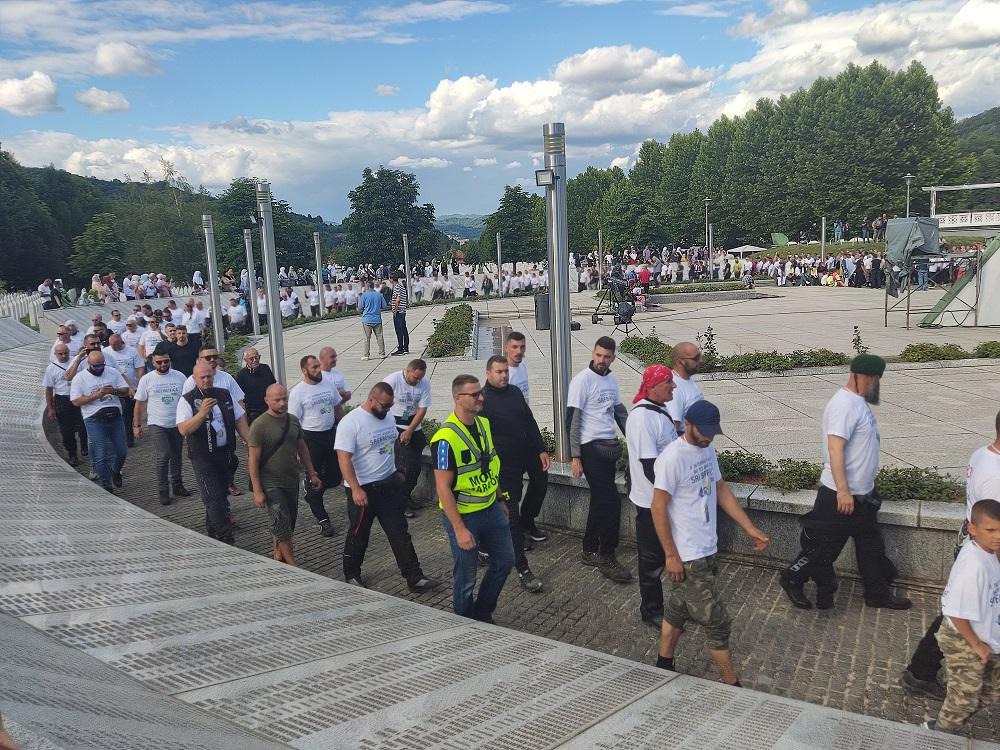 Motoristi odali počast i proučili fatihu - Avaz