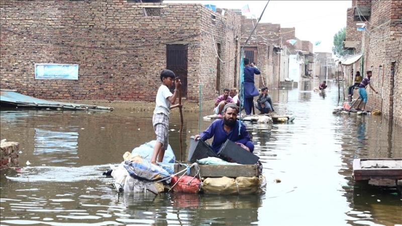 Vanredno stanje u Pakistanu, poplave odnijele skoro 1.000 života