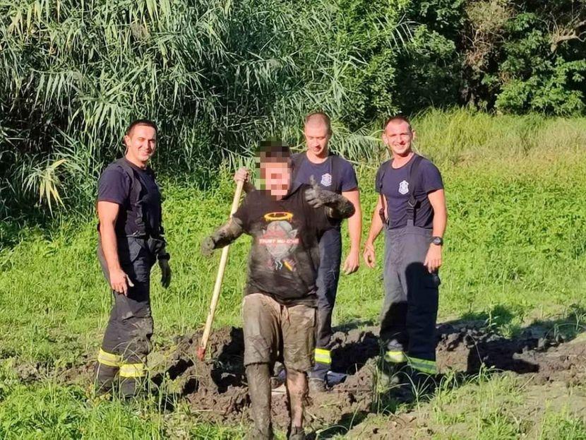 Nesvakidašnja nesreća: Dječak upao u živo blato, vatrogasci ga spašavali