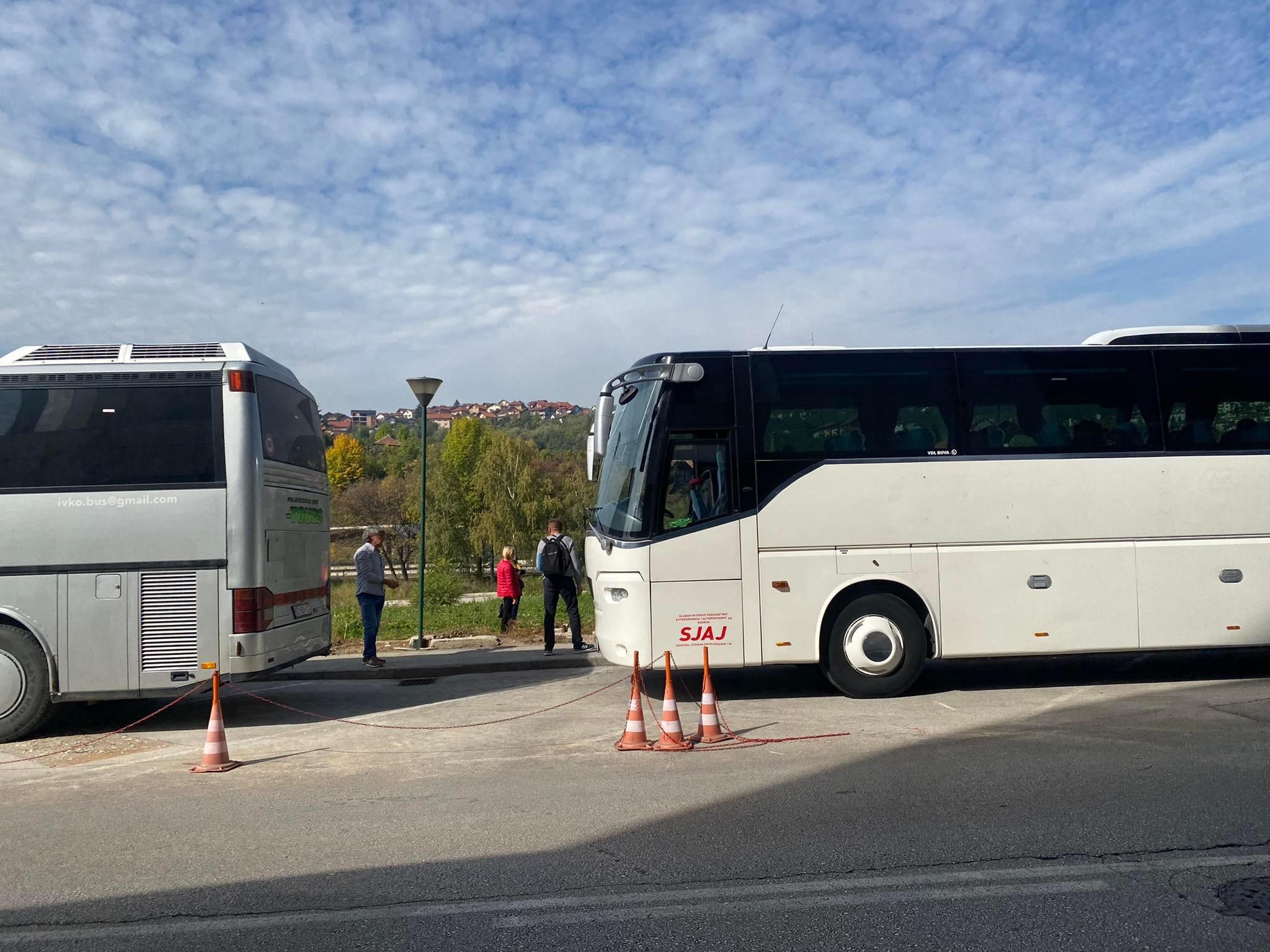 Autobusi kojima su turisti stigli u Sarajevo - Avaz