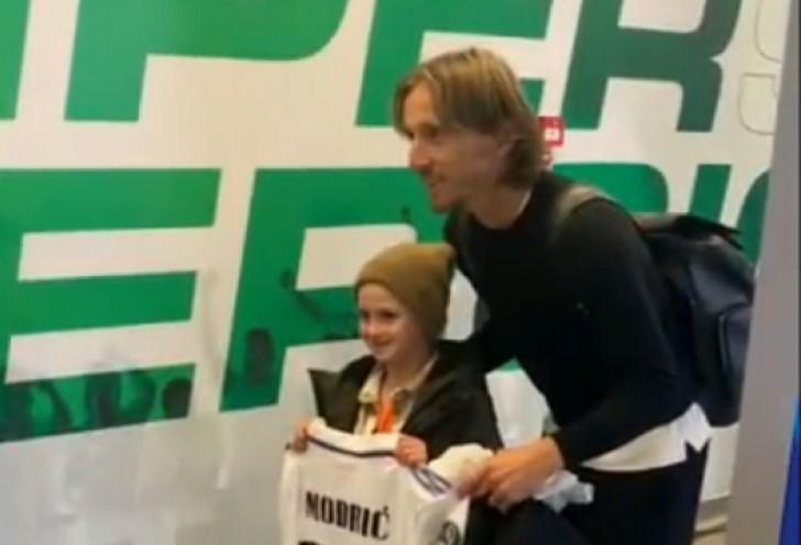 Modrić obradovao malog heroja iz Mariupolja koji je ostao bez roditelja