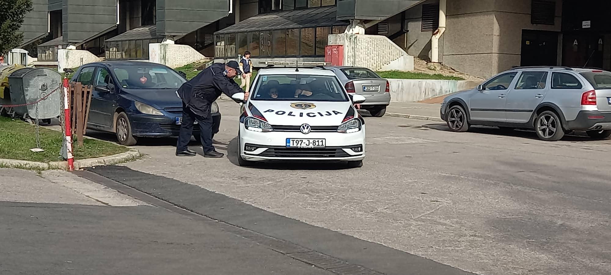 Policija na terenu - Avaz