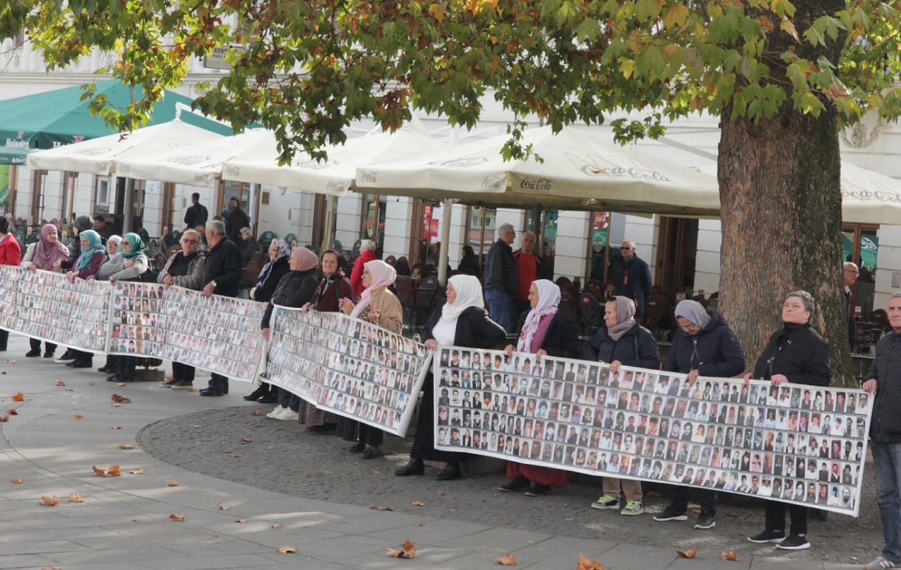 Majke Srebrenice: Teško je, prolaze godine - Avaz