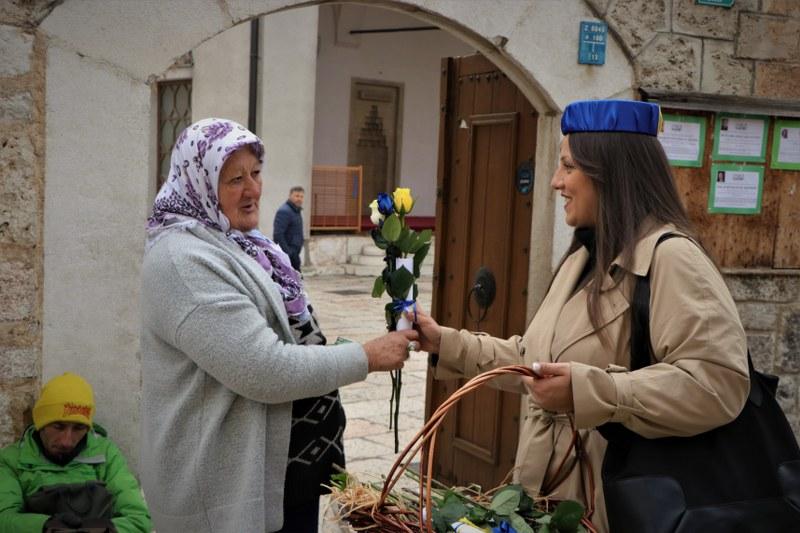 Građani obradovani poklonima - Avaz