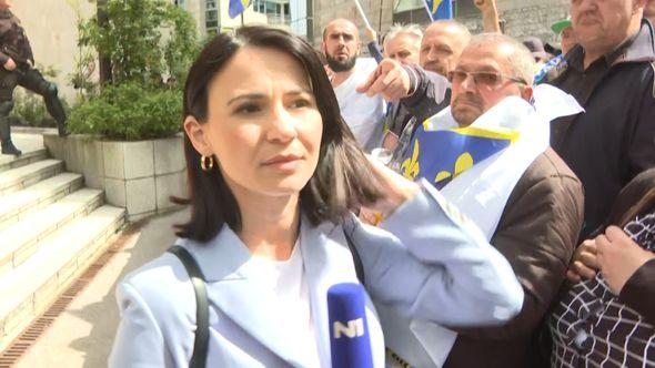 Grupa demonstranata prijetila ekipi N1 - Avaz