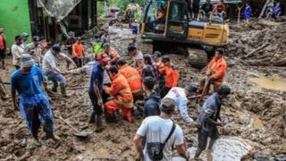 Najmanje 20 poginulih u poplavama i klizištima u Indoneziji