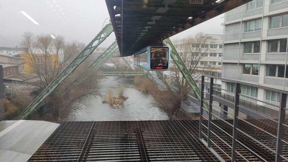 Vožnja visećim tramvajem - Avaz