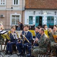 Tuzla: Održan koncert vojnih orkestara Oružanih Snaga BiH i SAD-a