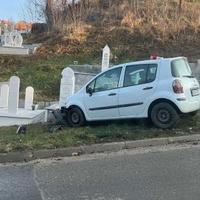 Nesreća u Tuzli: Izgubio kontrolu nad autom i zabio se u nišan