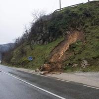 Stanje na putevima u BiH: Učestali odroni, vozite oprezno