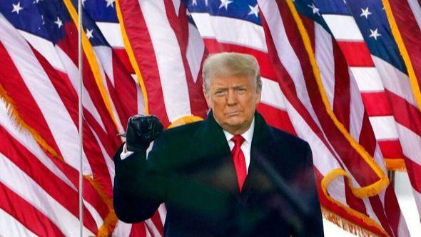 President Donald Trump gestures as he arrives to speak at a rally on Jan. 6, 2021, in Washington - Avaz