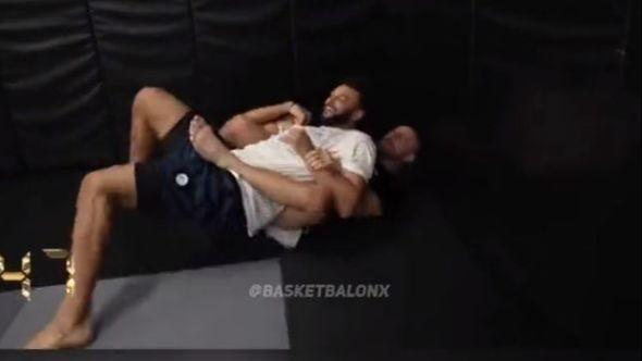 Džamal Marej i Aleks Volkanovski - Avaz