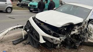 Udes na Magistralnom putu Tuzla - Sarajevo: Automobil završio pored ceste