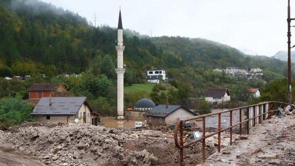 Potopljena džamija u Donjoj Jablanici - Avaz