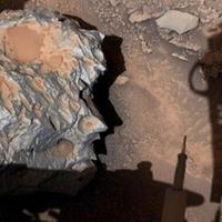 Rover NASA na Marsu otkrio metalni objekat