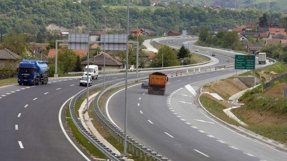 BIHAMK: Saobraća se po pretežno suhom kolovozu - Avaz