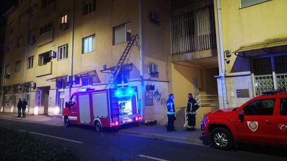 Policija i Hitna pomoć na terenu - Avaz