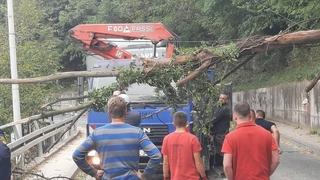 BIHAMK: Vožnju prilagodite trenutnim uvjetima, obratite pažnju na odrone i srušena stabla