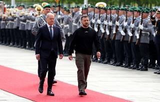 Zelenski stigao u Njemačku: Sastao se sa kancelarom i predsjednikom, na letu ga pratila dva borbena aviona