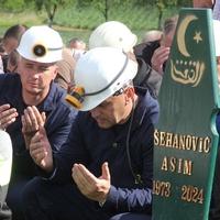 Foto + video / Rijeka ljudi na dženazi stradalog rudara Asima Šehanovića