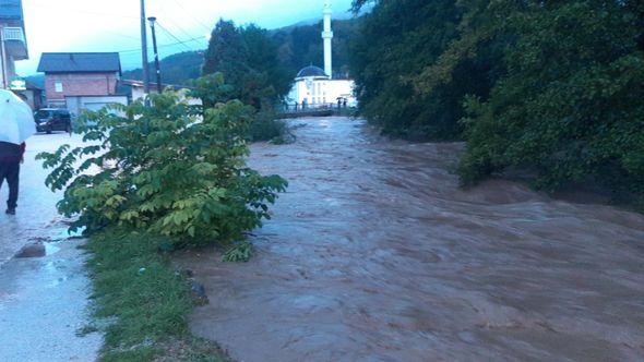 Poplave u Kiseljaku - Avaz