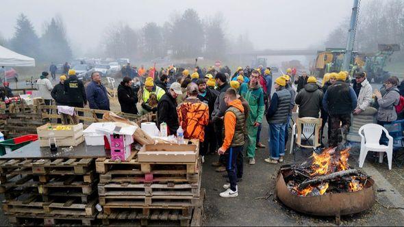 Protest farmera - Avaz