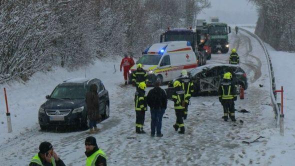 Sa lica mjesta - Avaz