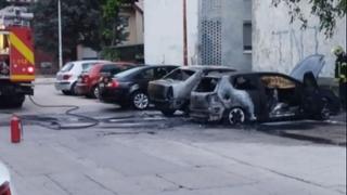 Djevojci zapaljen Golf u Bihaću: Požar se proširio na drugo vozilo