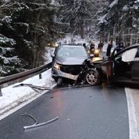 Teška nesreća kod Olova, saobraćaj potpuno obustavljen