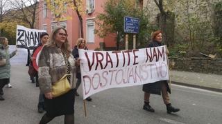 Više stotina prosvjetnih radnika iz HNK izašlo na protest u Mostaru