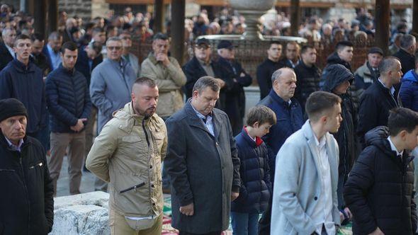 Bajram u Gazi Husrev-begovoj džamiji u Sarajevu - Avaz