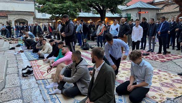 Sa jednog od ranijih Bajram-namaza - Avaz