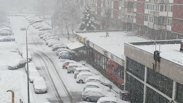 Snijeg pada u Sarajevu - Avaz