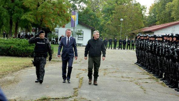 Prezentacija novonabavljenih specijalizovanih transportera Uprave policije MUP-a TK - Avaz