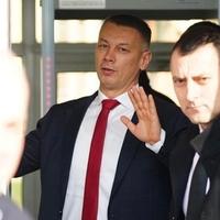 Video / Nešić zakasnio na ročište, pa se obratio novinarima: Presuda Dodiku je presuda BiH u ovom obliku