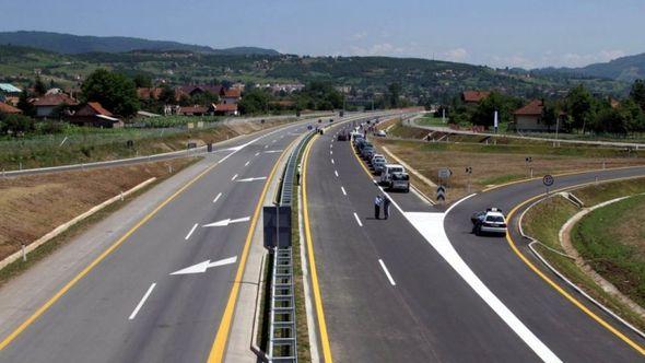 Radovi  na autoputu - Avaz