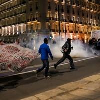 Građani izašli na proteste nakon željezničke nesreće: Policija upotrebljavala suzavac