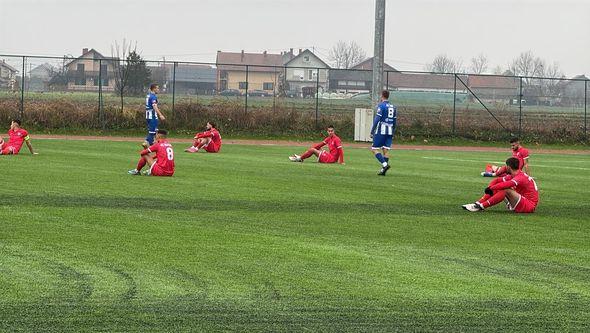 Fudbaleri Zvijezde sjeli na teren iz bojkota - Avaz