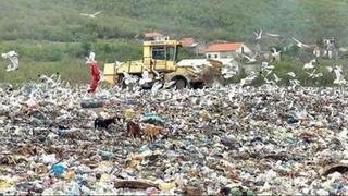 Postojeća deponija nit je ugašena nit proširena: Mostar bi se već pred novogodišnje praznike mogao gušiti u smeću